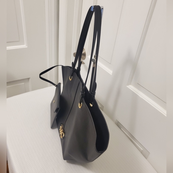 Michael Kors Izzy Black Pebble Grain Leather Tote, Classic, Stylish, Sleek - Picture 16 of 16